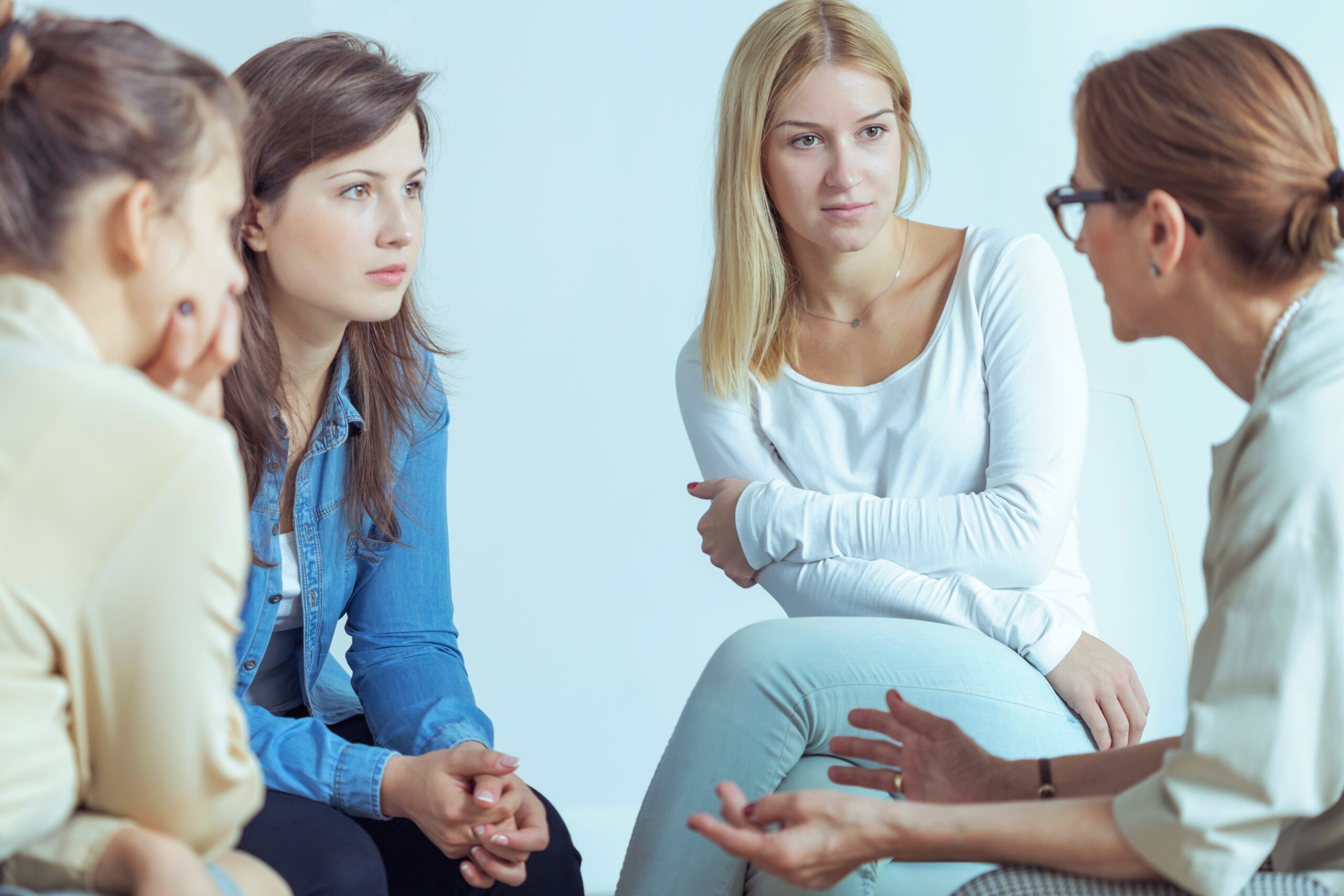 mentor speaking to businesswomen about career duri 2024 10 21 23 00 54 utc min scaled 2